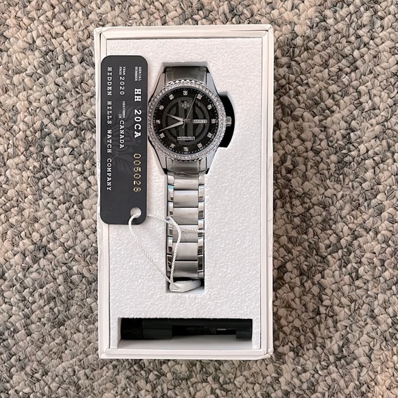 Mens hidden hills Luxury Watch - Picture 2 of 2